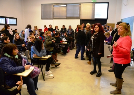 El Consejo Escolar de San Fernando nombró nuevos auxiliares de escuelas El Consejo Escolar de San Fernando nombró nuevos auxiliares de escuelas
