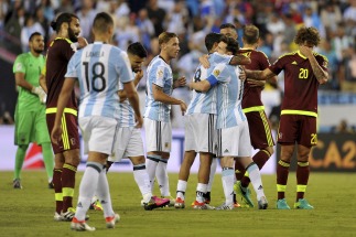 Argentina goleó a Venezuela y está en semifinales de la Copa América Argentina goleó a Venezuela y está en semifinales de la Copa América