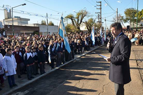 Villa Adelina celebró el Día de la Bandera Villa Adelina celebró el Día de la Bandera