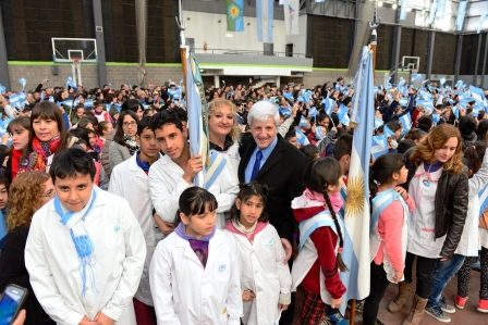 Andreotti encabezó el acto de Promesa de Lealtad a la Bandera con más de 4 mil alumnos sanfernandinos