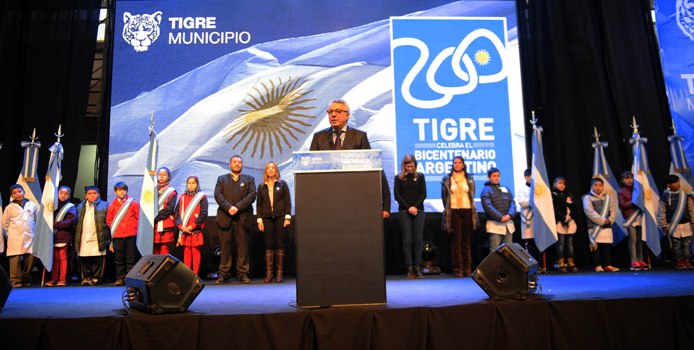 En el año del Bicentenario, más alumnos prometieron lealtad a la bandera en Tigre