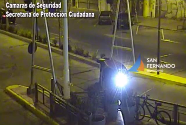 Choque y vuelco en San Fernando detectado por las cámaras 