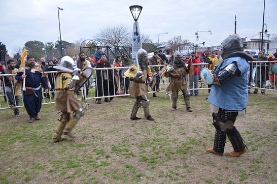Se realizó el primer torneo de Combate Medieval Femenino Villa Adelina Se realizó el primer torneo de Combate Medieval Femenino Villa Adelina