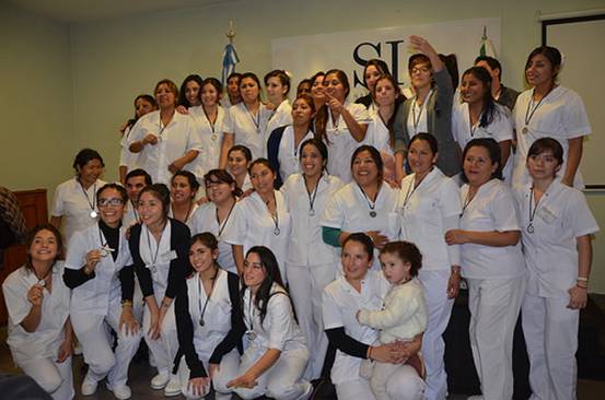Nuevos egresados de la Escuela de Enfermería Sor Camila Rolón de San Isidro Nuevos egresados de la Escuela de Enfermería Sor Camila Rolón de San Isidro