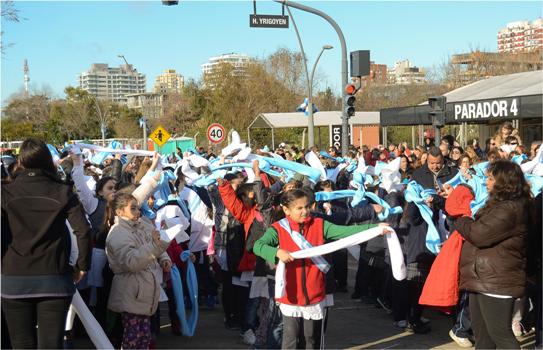 Más de 1700 alumnos de cuarto grado juraron la bandera en Vicente López Más de 1700 alumnos de cuarto grado juraron la bandera en Vicente López
