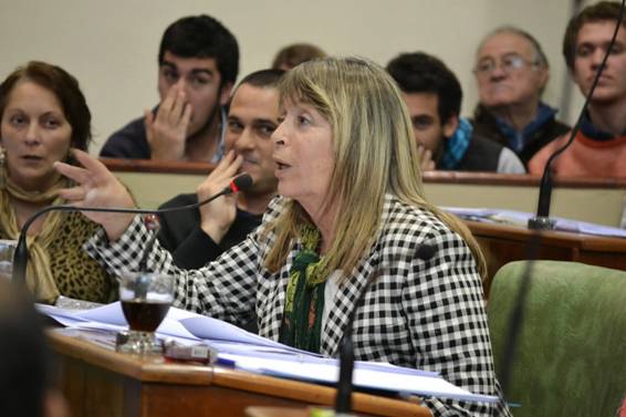 La ex concejal sanisidrense Ester Fandiño falleció anoche fruto de una descompensación.
La ex concejal sanisidrense Ester Fandiño falleció anoche fruto de una descompensación.