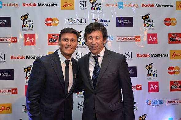 El intendente de San Isidro participó del evento que se realizó anoche en el Espacio Darwin del Hipódromo local. El objetivo fue recaudar fondos para los proyectos de la organización y festejar sus 15 años. El intendente de San Isidro participó del evento que se realizó anoche en el Espacio Darwin del Hipódromo local. El objetivo fue recaudar fondos para los proyectos de la organización y festejar sus 15 años.