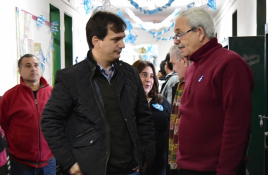 Galmarini participó del acto por el Bicentenario de la Independencia Argentina en la ES N° 1 de Boulogne Galmarini participó del acto por el Bicentenario de la Independencia Argentina en la ES N° 1 de Boulogne