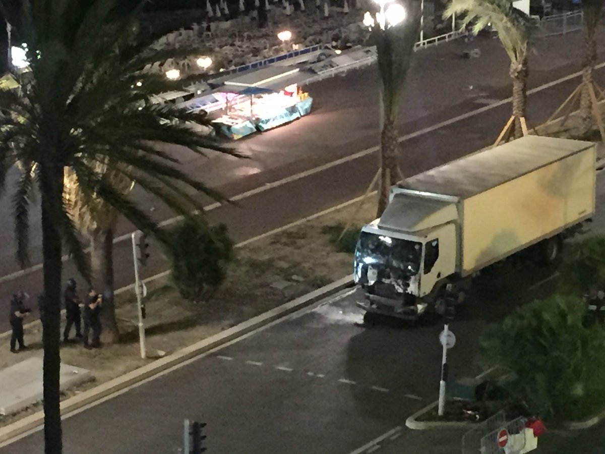 Ataque en Riviera Francesa: Un Camión embiste a una multitud y deja decenas de muertos