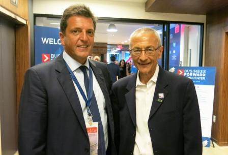 Massa en la Convención Demócrata con el eje en la innovación
