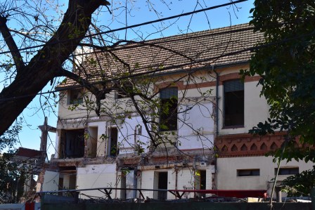 Comenzaron los trabajos de demolición en el viejo Hospital de San isidro Comenzaron los trabajos de demolición en el viejo Hospital de San isidro