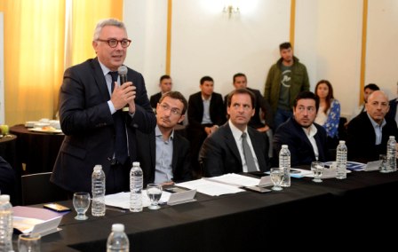 El intendente de Tigre, Julio Zamora, la gobernadora de Buenos Aires, María Eugenia Vidal, sus ministros y los mandatarios de la Región Norte 2 (Pilar, Campana, Malvinas Argentinas y Escobar) expusieron frente al Consejo de las Américas El intendente de Tigre, Julio Zamora, la gobernadora de Buenos Aires, María Eugenia Vidal, sus ministros y los mandatarios de la Región Norte 2 (Pilar, Campana, Malvinas Argentinas y Escobar) expusieron frente al Consejo de las Américas