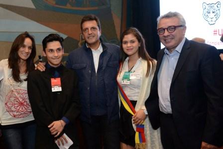 El intendente de Tigre, Julio Zamora, junto al diputado nacional Sergio Massa y la secretaria de Política Sanitaria y Desarrollo Humano, Malena Galmarini, presenciaron el inicio de Uniendo Metas Tigre, una propuesta de formación de líderes de la Asociación Conciencia con la colaboración del municipio. El intendente de Tigre, Julio Zamora, junto al diputado nacional Sergio Massa y la secretaria de Política Sanitaria y Desarrollo Humano, Malena Galmarini, presenciaron el inicio de Uniendo Metas Tigre, una propuesta de formación de líderes de la Asociación Conciencia con la colaboración del municipio.