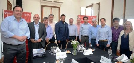 Estuvieron presentes en la reunión: los intendentes Luis Andreotti (San Fernando), Carlos Puglelli (San Andrés de Giles), Javier Osuna (General Las Heras), Guillermo Britos (Chivilcoy), Facundo López (Necochea), Javier Gastón (Chascomús), Alexis Guerrera (General Pinto) y Sandra Mayol (San Miguel del Monte). Estuvieron presentes en la reunión: los intendentes Luis Andreotti (San Fernando), Carlos Puglelli (San Andrés de Giles), Javier Osuna (General Las Heras), Guillermo Britos (Chivilcoy), Facundo López (Necochea), Javier Gastón (Chascomús), Alexis Guerrera (General Pinto) y Sandra Mayol (San Miguel del Monte).