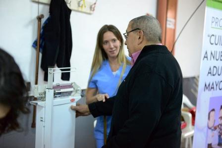 El Municipio lleva controles y talleres de salud a los centros de jubilados de San Fernando