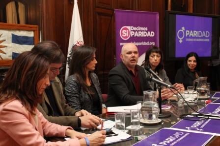 Malena Galmarini acompañó a Javier Gentilini y al Frente Renovador porteño en la presentación del proyecto de Ley de Paridad para cargos representativos y órganos colegiados en la CABA. Malena Galmarini acompañó a Javier Gentilini y al Frente Renovador porteño en la presentación del proyecto de Ley de Paridad para cargos representativos y órganos colegiados en la CABA.