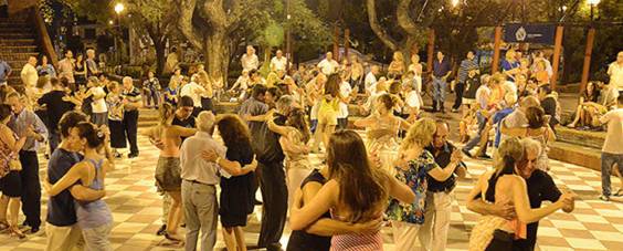 FOLKLORE EN MARTÍNEZ FOLKLORE EN MARTÍNEZ