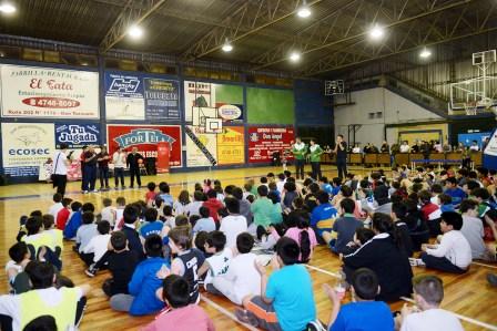 Encuentro recreativo para los alumnos de la Escuela Municipal de Básquet de Tigre Encuentro recreativo para los alumnos de la Escuela Municipal de Básquet de Tigre