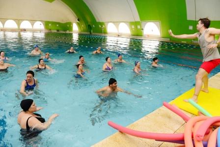 Los sanfernandinos disfrutan Aquagym en el Poli N° 3 Los sanfernandinos disfrutan Aquagym en el Poli N° 3