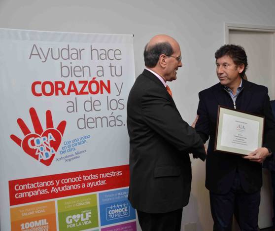 La fundación Arrhytmia Alliance Argentina distinguió al intendente Gustavo Posse por el programa “Salvemos a un Deportista”, que consiste en realizar exámenes cardiológicos gratuitos en un consultorio ambulante.