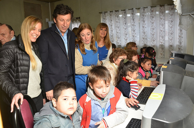 Villa Adelina: entregaron computadoras recicladas a un centro de jubilados y a jardines de infantes Villa Adelina: entregaron computadoras recicladas a un centro de jubilados y a jardines de infantes