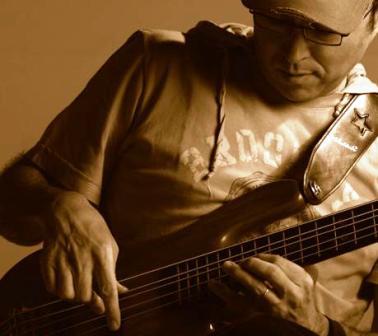El reconocido bajista Daniel Castro brindará una clínica en Tigre