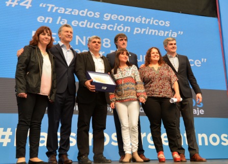 Mauricio Macri encabezó el acto de entrega de los premios “Maestros argentinos” esta mañana en Tecnópolis