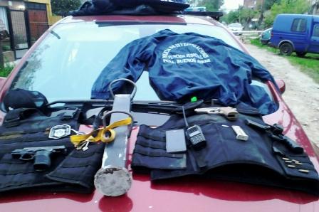 Detienen a falsos policías tras persecución y tiroteo en Garín Detienen a falsos policías tras persecución y tiroteo en Garín