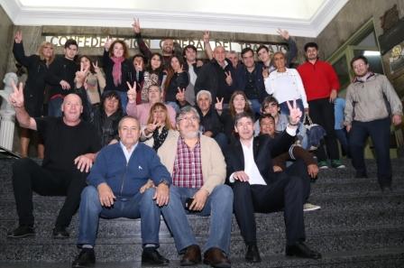 El dirigente peronista de Tigre y secretario general del Sindicato de Trabajadores del ACA (SUTACA), Roberto Passo, participó del acto conmemorativo por el Día de la Lealtad en el histórico salón Felipe Vallese de la CGT en Azopardo 802 de la Ciudad Autónoma de Buenos Aires.

