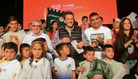 Zamora y Massa entregaron subsidios a 65 clubes de barrio de Tigre