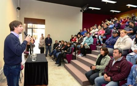 Juan Andreotti entregó subsidios para mejoras habitacionales a 45 familias de San Fernando
