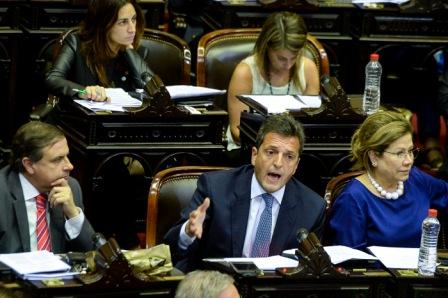 Massa: “sería una pena” que Macri vetara la reforma de ganancias y lanzó una calculadora virtual del impuesto Massa: “sería una pena” que Macri vetara la reforma de ganancias y lanzó una calculadora virtual del impuesto