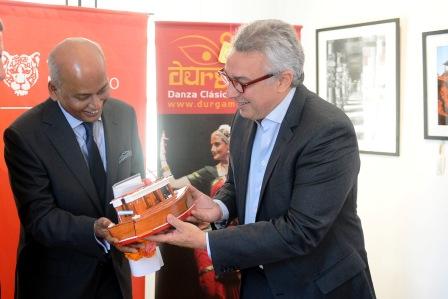 El intendente de Tigre, Julio Zamora recibió al embajador Asiático, Sanjiv Ranjan en la apertura de El intendente de Tigre, Julio Zamora recibió al embajador Asiático, Sanjiv Ranjan en la apertura de