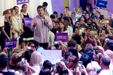 Sergio Massa, quien participó junto a la referente de políticas de género Malena Galmarini, del Encuentro Nacional de Mujeres del Frente Renovador llevado a cabo en Tigre Sergio Massa, quien participó junto a la referente de políticas de género Malena Galmarini, del Encuentro Nacional de Mujeres del Frente Renovador llevado a cabo en Tigre