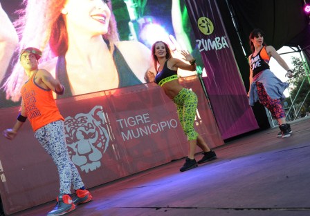 Clase magistral de Zumba en Tigre con Jesica Cirio
