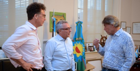 El intendente Julio Zamora recibió a representantes del prestigioso estudio de arquitectura danés, con el objetivo de analizar los proyectos impulsados por el municipio desde la concepción del programa “Ciudades para la Gente”.
El intendente Julio Zamora recibió a representantes del prestigioso estudio de arquitectura danés, con el objetivo de analizar los proyectos impulsados por el municipio desde la concepción del programa “Ciudades para la Gente”.