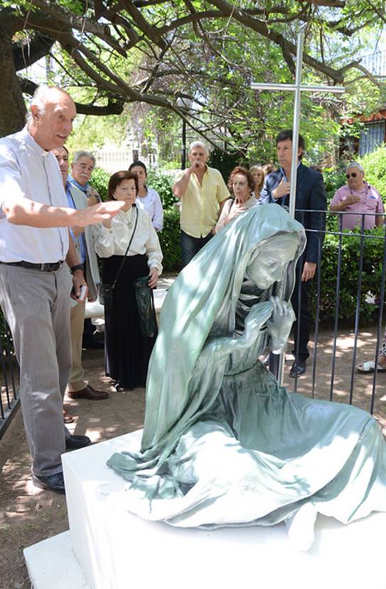 En San Isidro colocaron una escultura de Sor Camila Rolón  