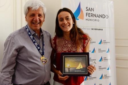 Andreotti reconoció a los sanfernandinos integrantes de Las Leoncitas, campeones en Chile 2016