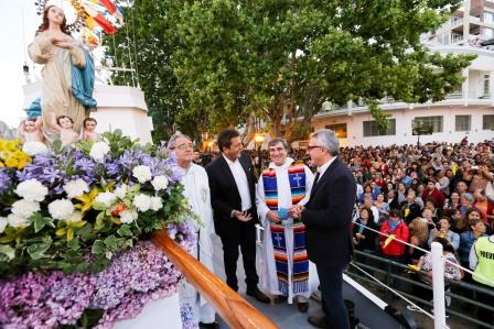 Lo sostuvo Sergio Massa junto al intendente de Tigre, Julio Zamora al compartir la tradicional celebración por el Día de la Virgen en esa ciudad, encuentro del que participó con su familia, y que acompañaron cientos de vecinos y chicos que recibieron la primera comunión.
Lo sostuvo Sergio Massa junto al intendente de Tigre, Julio Zamora al compartir la tradicional celebración por el Día de la Virgen en esa ciudad, encuentro del que participó con su familia, y que acompañaron cientos de vecinos y chicos que recibieron la primera comunión.