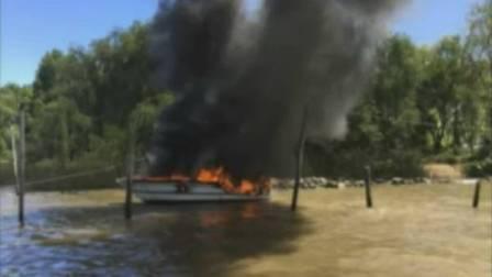 Se incendiaron cuatro barcos en el Río Luján Se incendiaron cuatro barcos en el Río Luján
