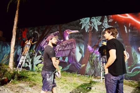 El reconocido artista Martín Ron pintó el mural de la Plaza del Bicentenario en San Fernando El reconocido artista Martín Ron pintó el mural de la Plaza del Bicentenario en San Fernando