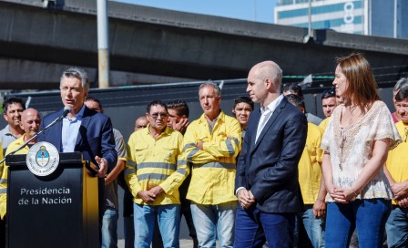 Macri bromeó con Vidal y aseguró que el Paseo del Bajo es para “tenerla más cerca” Macri bromeó con Vidal y aseguró que el Paseo del Bajo es para “tenerla más cerca”