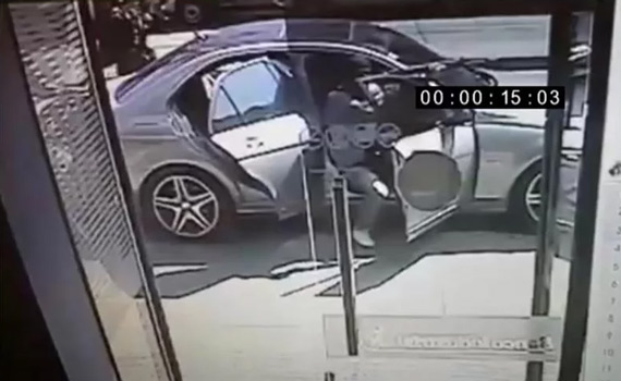Robo exprés en un banco en Tigre: en 30 segundos se roban 750 mil pesos Robo exprés en un banco en Tigre: en 30 segundos se roban 750 mil pesos