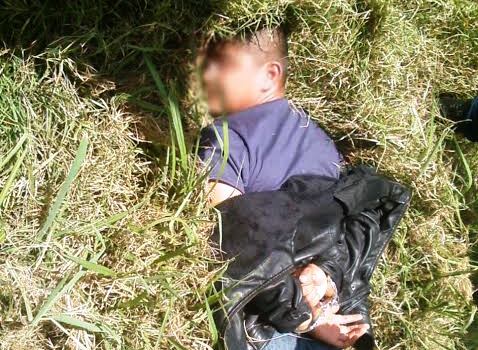 Diego Loscalzo, acusado de matar a balazos a su pareja, a dos cuñados, a un concuñado y a su suegra y de herir a otros tres familiares de la mujer fue detenido hoy en la ciudad cordobesa de Río Segundo, se informó oficialmente.
Diego Loscalzo, acusado de matar a balazos a su pareja, a dos cuñados, a un concuñado y a su suegra y de herir a otros tres familiares de la mujer fue detenido hoy en la ciudad cordobesa de Río Segundo, se informó oficialmente.