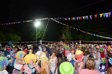 Más de 400 adultos mayores de Tigre vivieron una fiesta a puro color y alegría