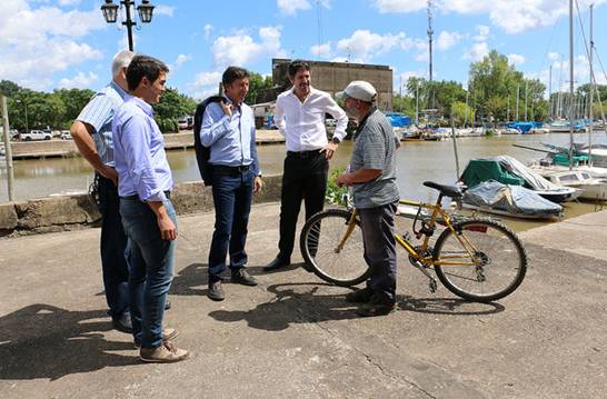 El intendente Gustavo Posse supervisó la primera etapa de tareas que consisten en la limpieza del lugar, mantenimiento del arbolado e incorporación de luminarias.
El intendente Gustavo Posse supervisó la primera etapa de tareas que consisten en la limpieza del lugar, mantenimiento del arbolado e incorporación de luminarias.