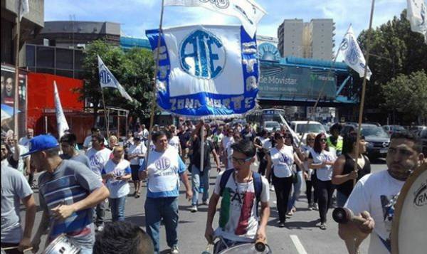 ATE Zona Norte rechaza el 18% de aumento que da el Gobierno Bonaerense y llama a un paro para Marzo ATE Zona Norte rechaza el 18% de aumento que da el Gobierno Bonaerense y llama a un paro para Marzo