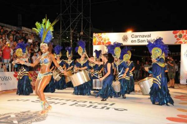 Carnavales en San Isidro al ritmo de la comparsa Marí Marí Carnavales en San Isidro al ritmo de la comparsa Marí Marí