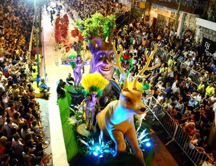 Más de 250 mil personas disfrutaron del Gran Corso Familiar 2017 de San Fernando Más de 250 mil personas disfrutaron del Gran Corso Familiar 2017 de San Fernando