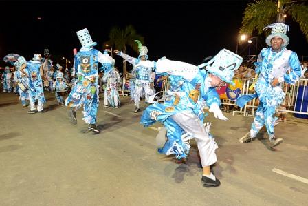 Música, color y alegría en la segunda noche de los Carnavales del Río en Tigre Música, color y alegría en la segunda noche de los Carnavales del Río en Tigre